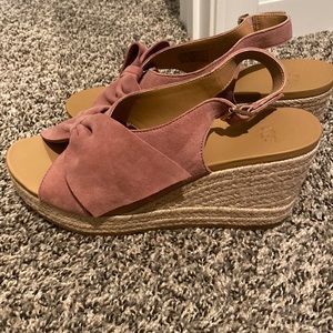 Ugg wedges never worn